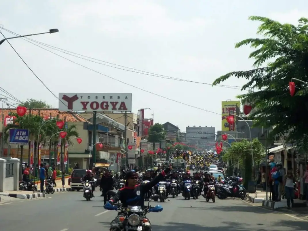 Aksi Serentak Ribuan Buruh Jabar Tuntut UMSK: Tentang Harga Diri Yang Dipertaruhkan