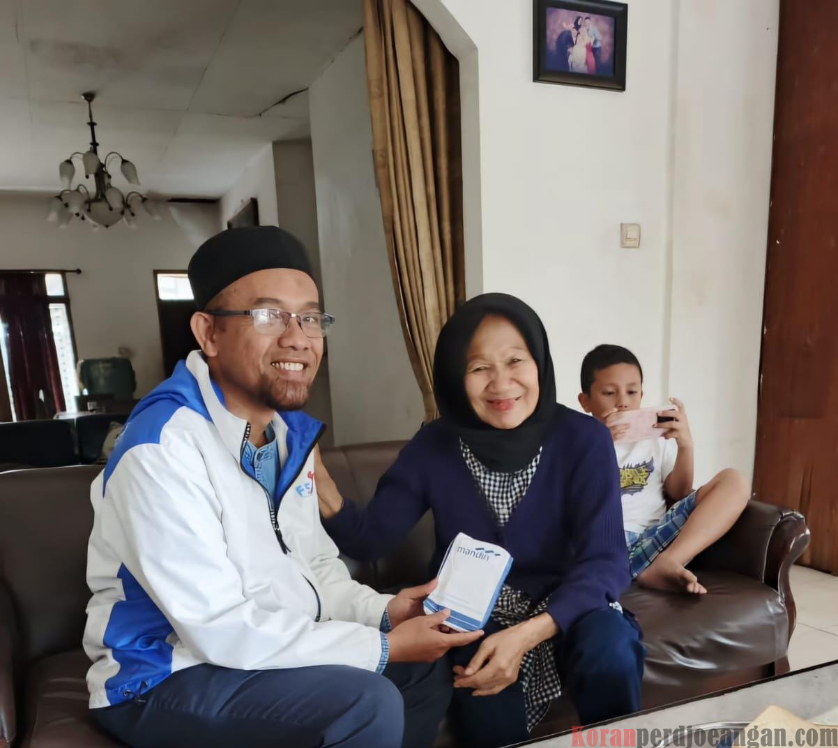 Sekretaris Jenderal DPP FSPMI Bersilahturahmi ke Kediaman Istri Almarhum R.H. Endang Thamrin