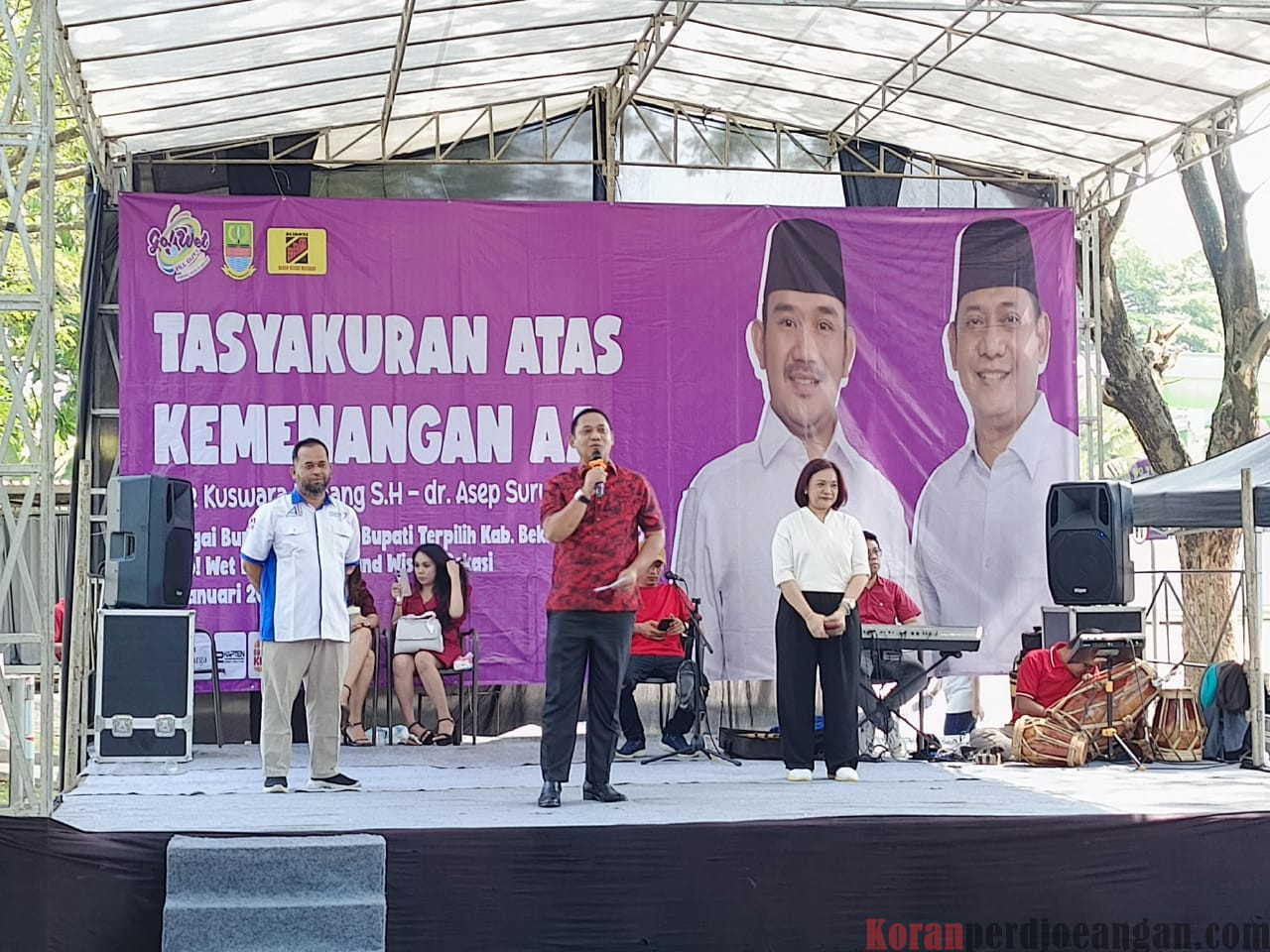 Aliansi Buruh Bekasi Melawan Gelar Tasyakuran Kemenangan Ade-Asep Sebagai Bupati dan Wakil Bupati