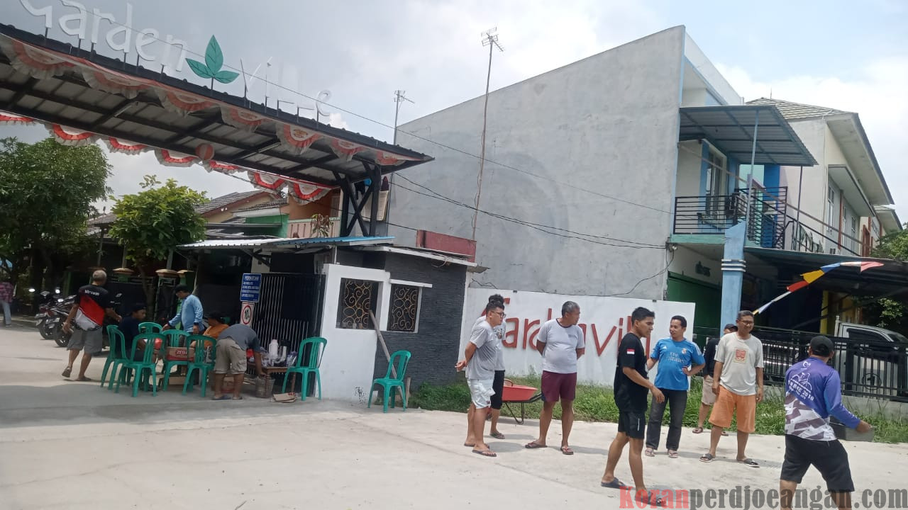 Tak Direspon Pihak Jababeka, Warga Perbaiki Jalan Secara Mandiri