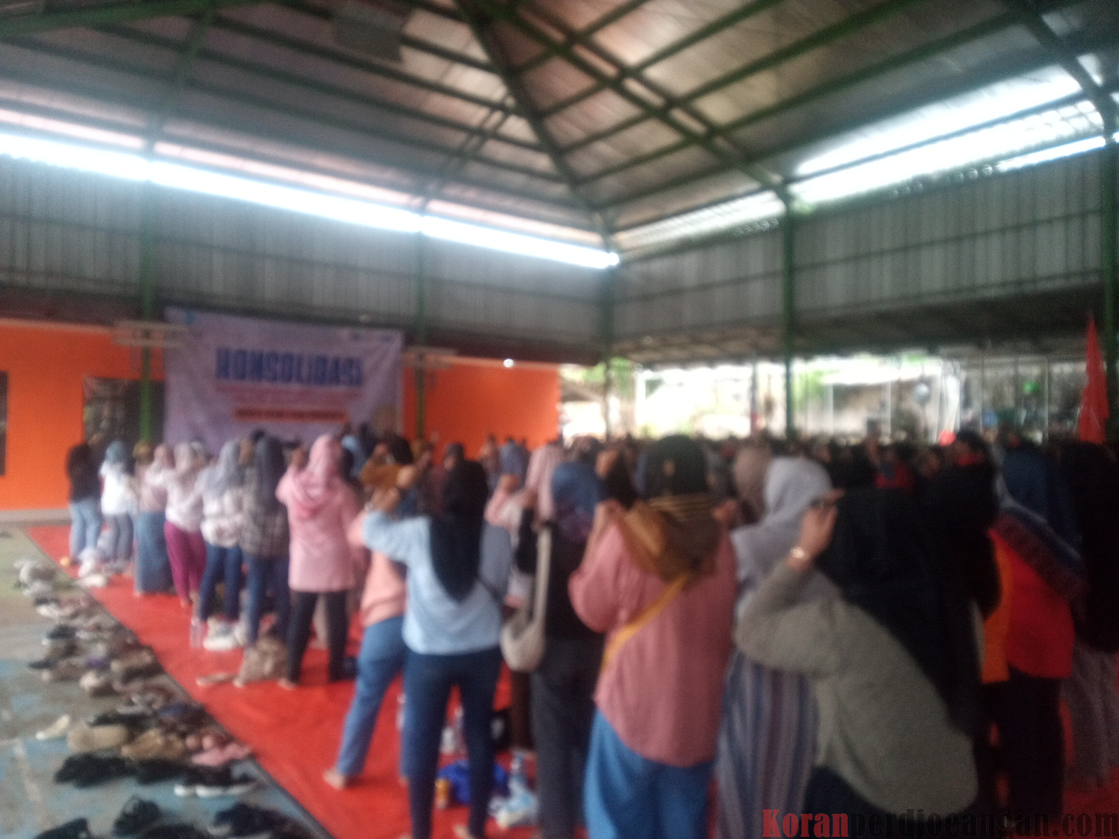 Lagu Indonesia Raya dan Mars FSPMI Berkumandang di Acara Konsolidasi PC SPAMK-FSPMI Purwakarta