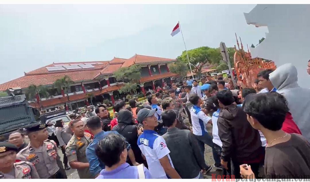 Diduga Akan Melonggarkan Pemberlakuan UMSK, Buruh Jepara Demo Bubarkan Forum Diskusi Dewan Pengupahan