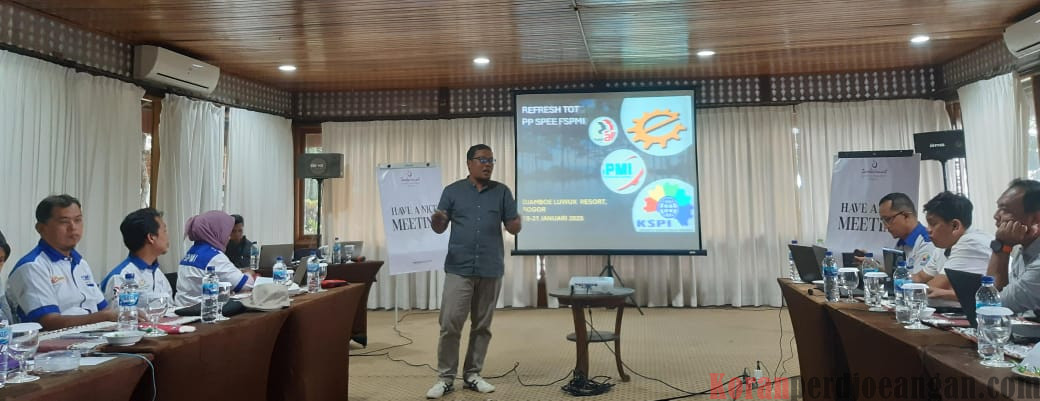 Gelar Refreshing Course Training of Traineer PP SPEE FSPMI Perkuat Organisasi