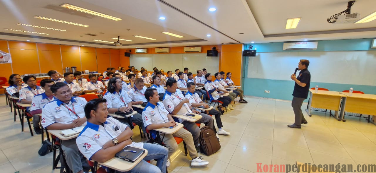 Pertemuan Ke-5 Sekolah Buruh PC SPAMK Bekasi Bahas Materi Public Speaking