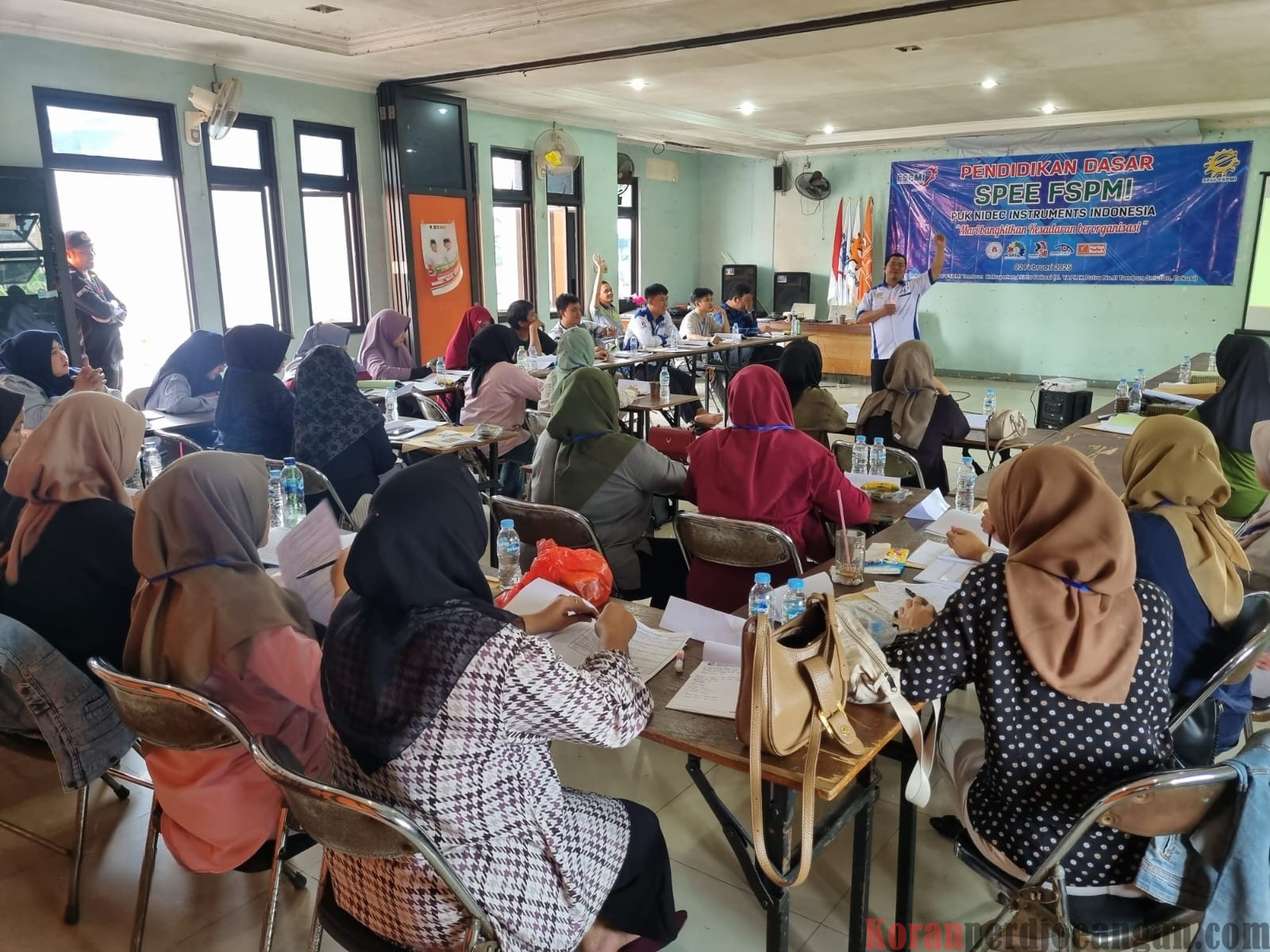 Meskipun Hari Libur, Serikat Pekerja FSPMI PT. Nidec Instrument Indonesia Gelar Pendidikan