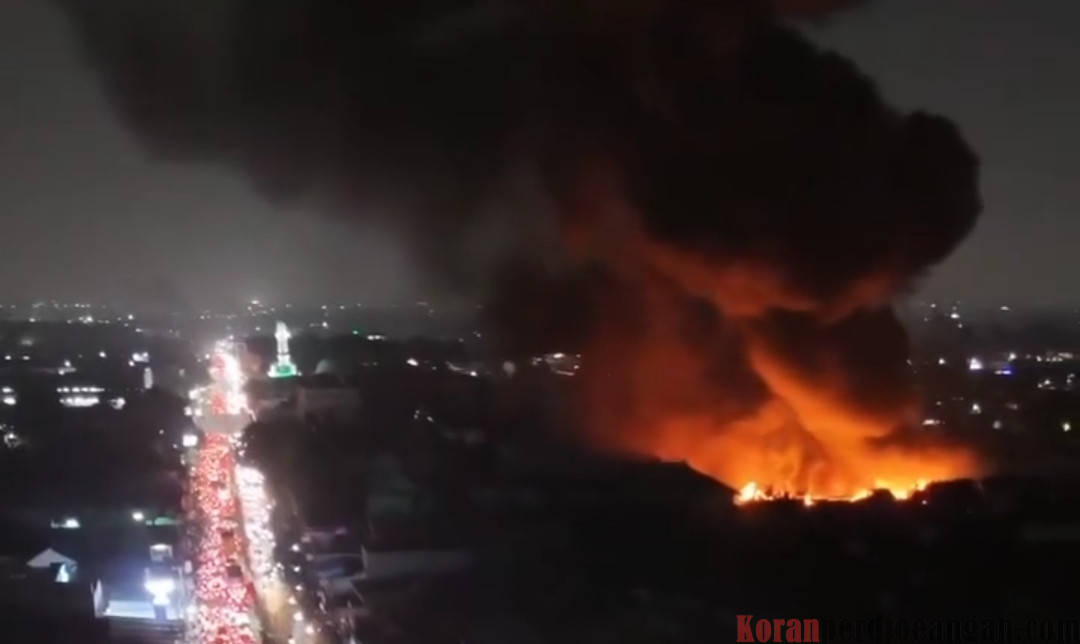 Dekat Gedung KC FSPMI Bekasi, Pergudangan Bizhub Tambun Ludes Terbakar