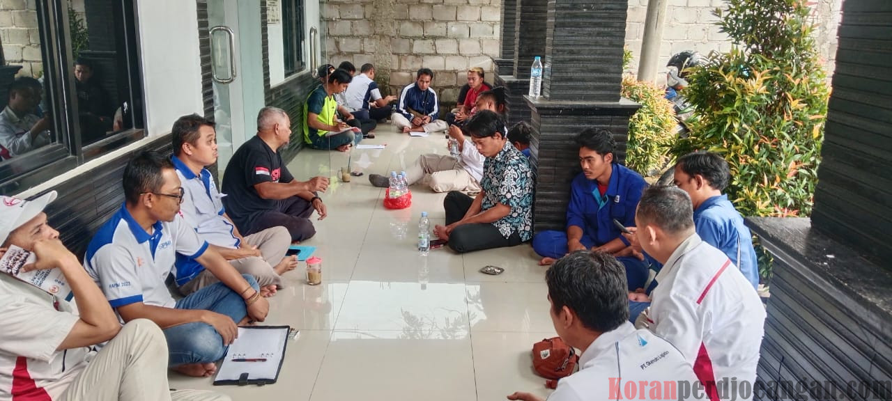 FSPMI Purwakarta Gelar Rapat Koordinasi Aksi dan Pemasangan Banner HUT ke-26