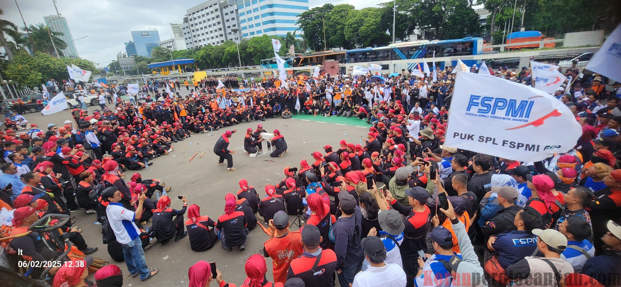 Garda Metal Tunjukkan Eksistensi di Ulang Tahun FSPMI ke 26