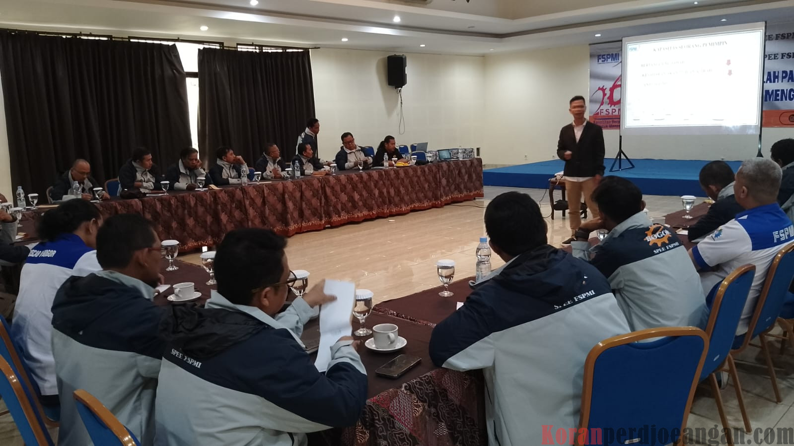 Perbedaan Pemimpin dan Kepemimpinan dalam Rakercab PC SPEE FSPMI