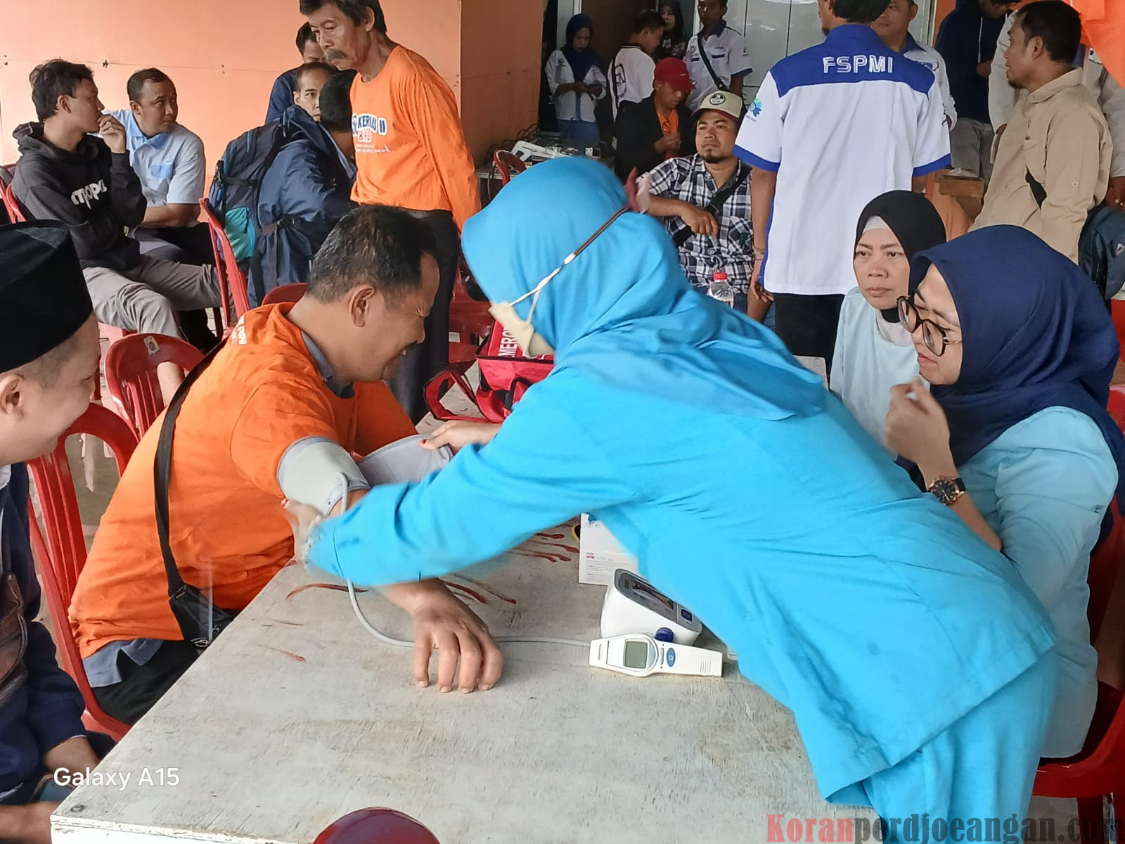 RS Radjak Hospital Jababeka Cek Kesehatan Warga Gratis pada Milad FKJ ke-13