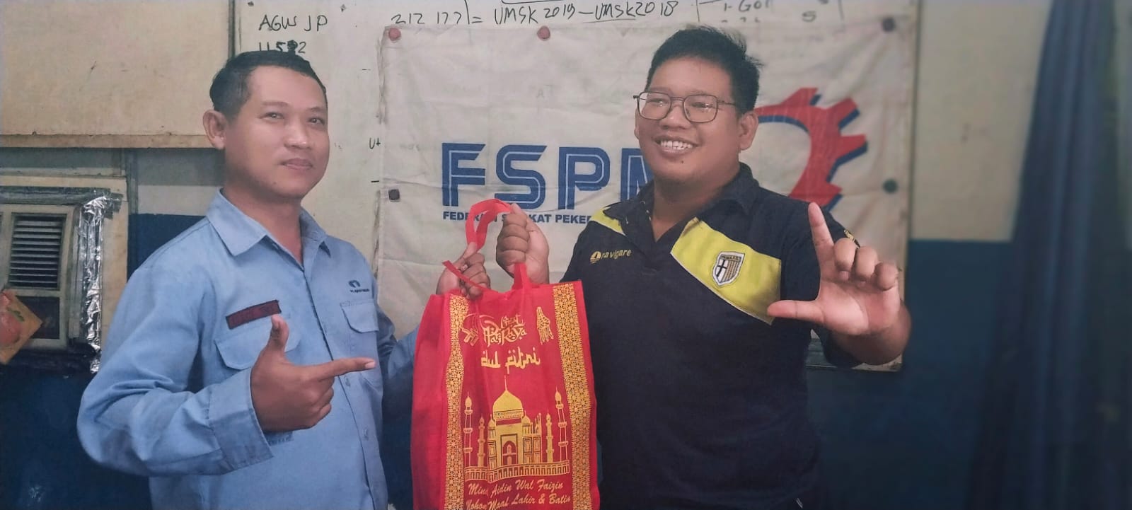 PUK SPL FSPMI PT. Ispat Indo Bagikan Bingkisan Lebaran dan Donasi untuk Anggota dan Panti Asuhan