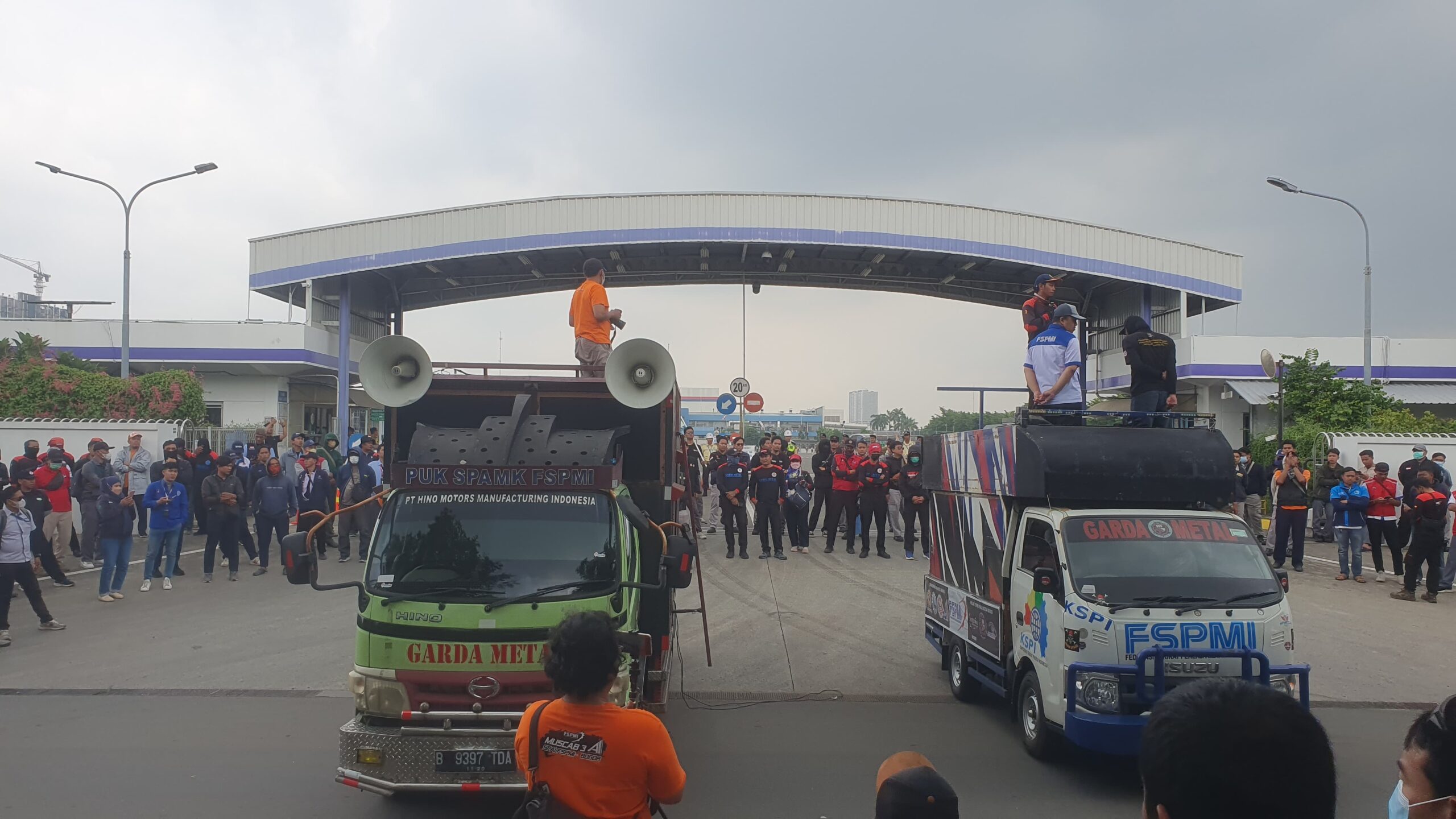 Buruh Jabodetabek Kembali Gelar Aksi Solidaritas Menolak PHK Ketua dan Sekretaris PUK SPEE PT. YMMA