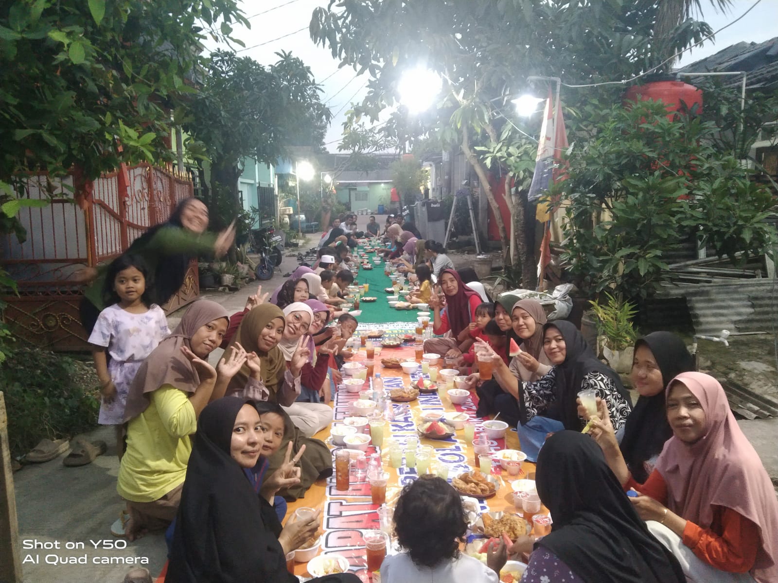 Hari ke 20 Ramadan 1446 H, Warga Gang Cendana 6 RT 007/08 Asri Pratama Gelar Buka Puasa Bersama