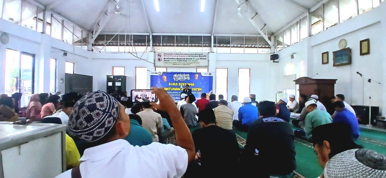 DKM Al-Jihad Bersama PUK FSPMI PT. Enkei Indonesia Adakan Buka Bersama dan Santunan Yatim Piatu