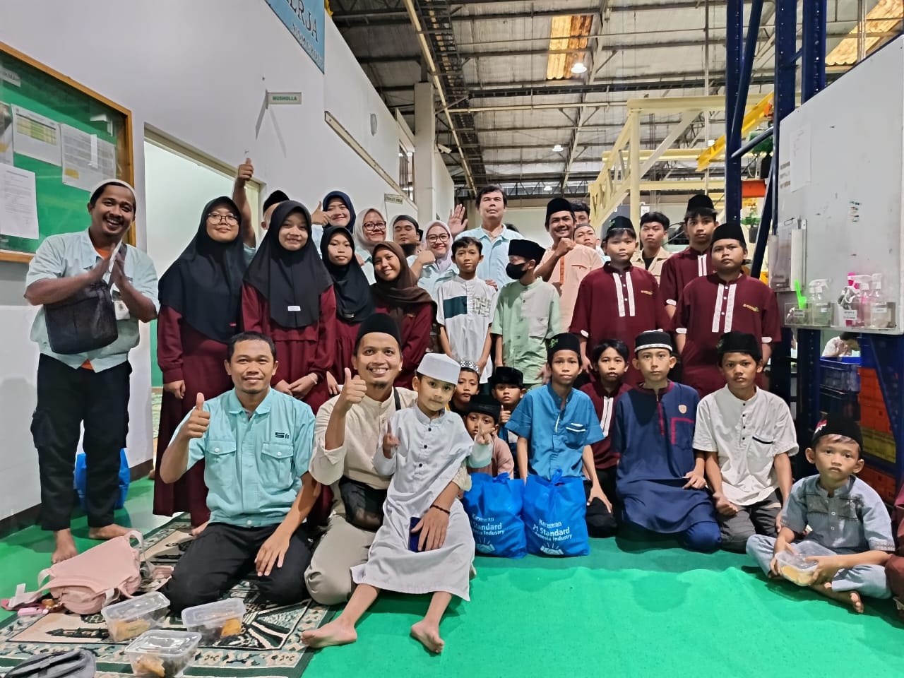 Buka Puasa Bersama Sekaligus Santunan Anak Yatim dan Dhuafa PT. Standard Indonesia Industry