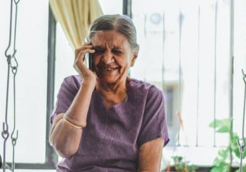 Sesibuk Apapun, Jangan Tolak Telepon Ibumu