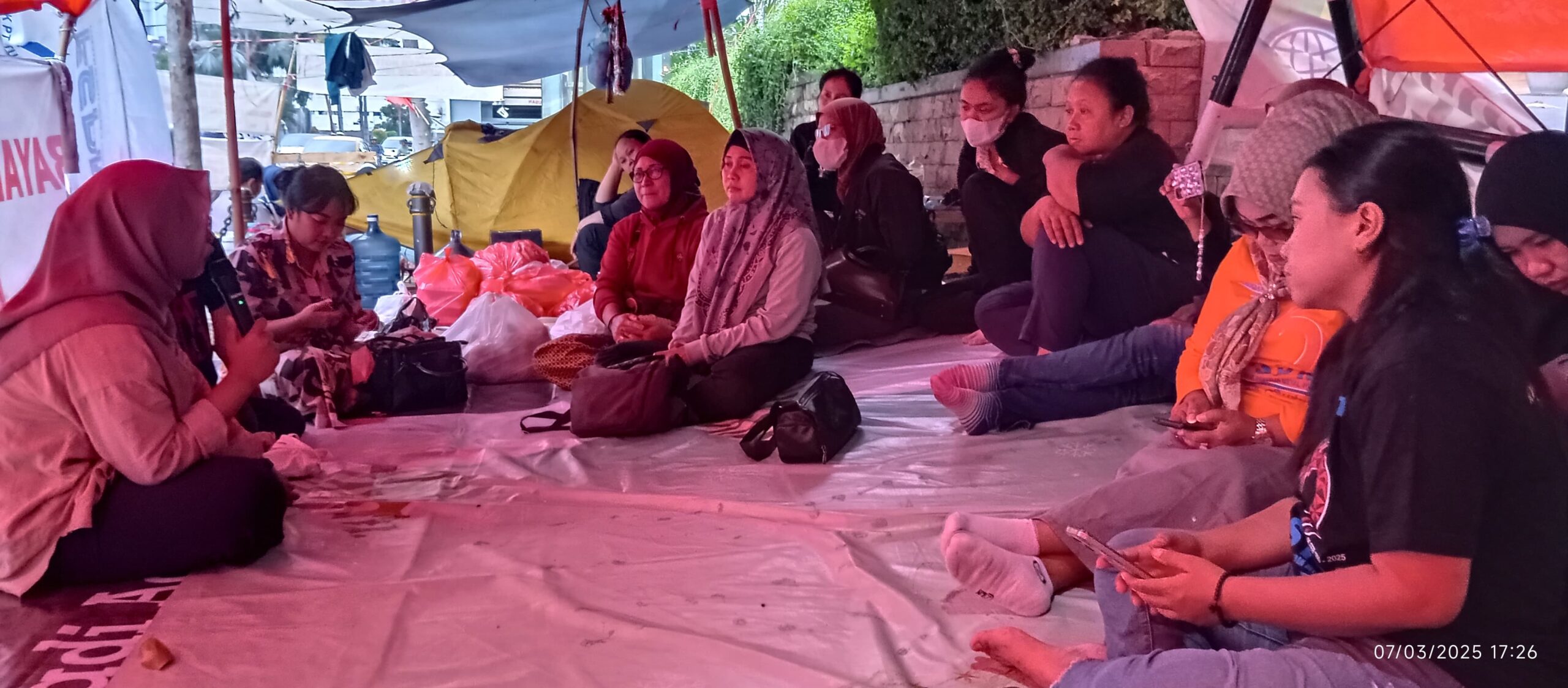 Perjuangan Buruh Perempuan: Diskusi di Tenda Mogok Kerja Dalam Rangka International Women’s Day 2025