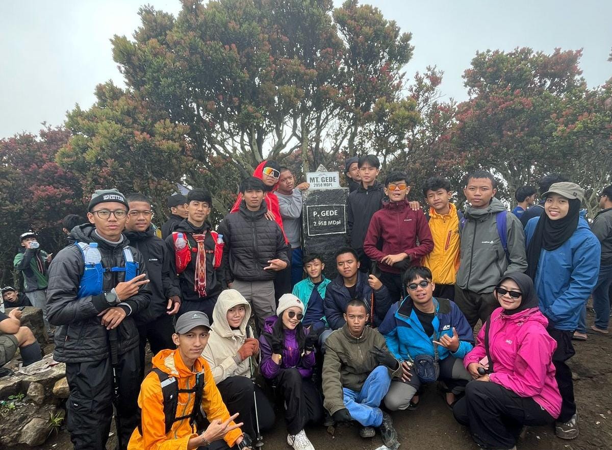 Haidar Risang Faqih Mengikuti Jejak Sang Ayah di Puncak Gunung Gede