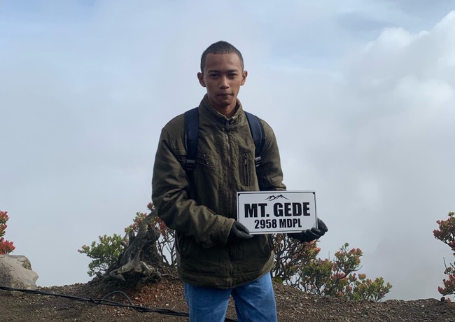 Puisi : Jalur Pendakian, Jalan Jiwa