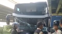 Viral di Media Sosial, Bus Ngamuk di Kawasan MM2100 Bekasi Viral di Media Sosial, Bus Ngamuk di Kawasan MM2100 Bekasi