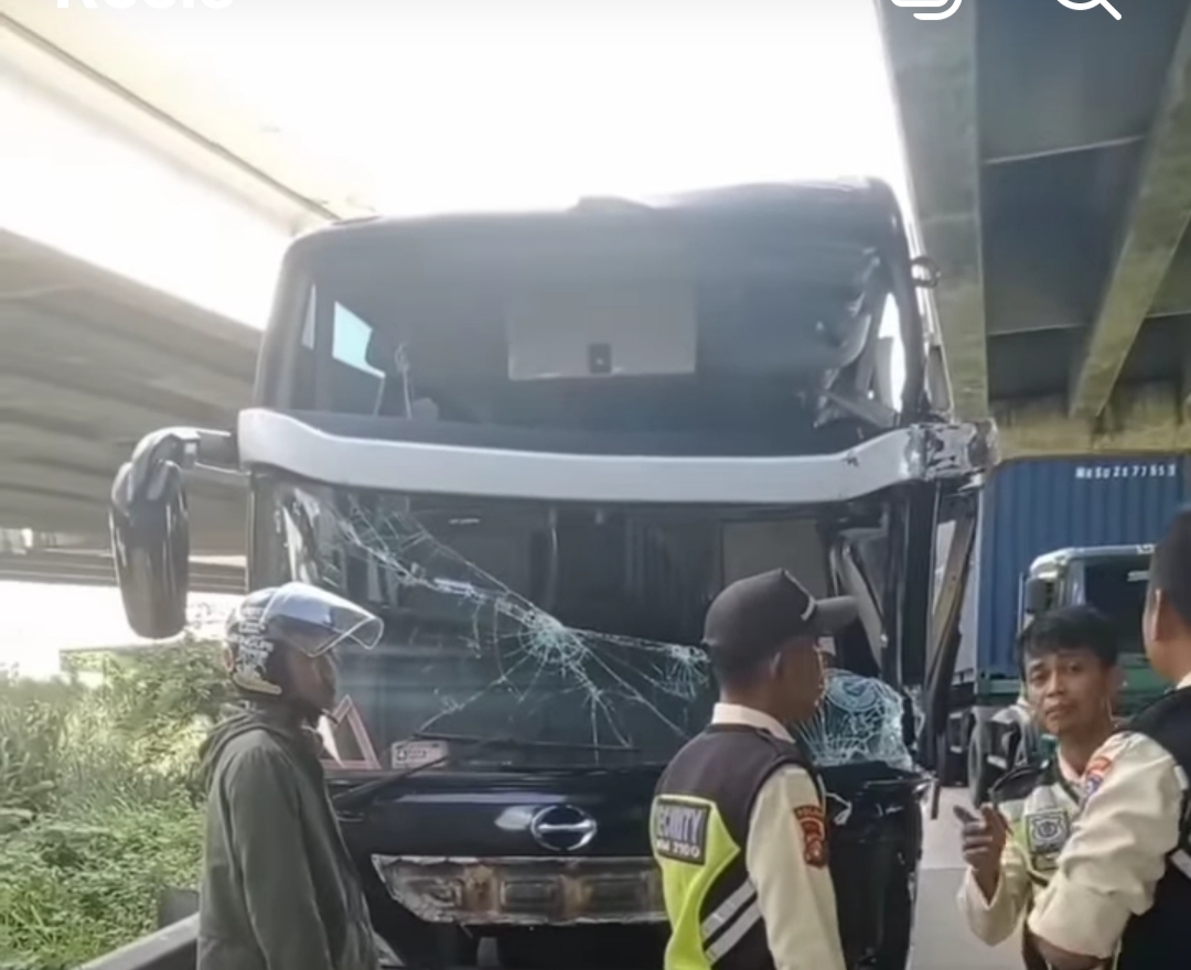 Viral di Media Sosial, Bus Ngamuk di Kawasan MM2100 Bekasi