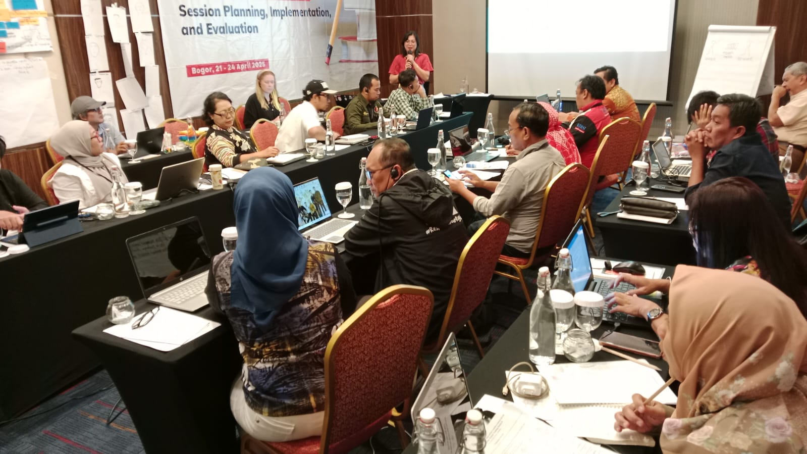 Hari Ketiga TTM II: Peserta Siap Rancang Modul Presentasi Trainer