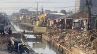 Ratusan Bangunan Liar Bantaran Kali Baru Tambun Selatan Ditertibkan Pemkab Bekasi
