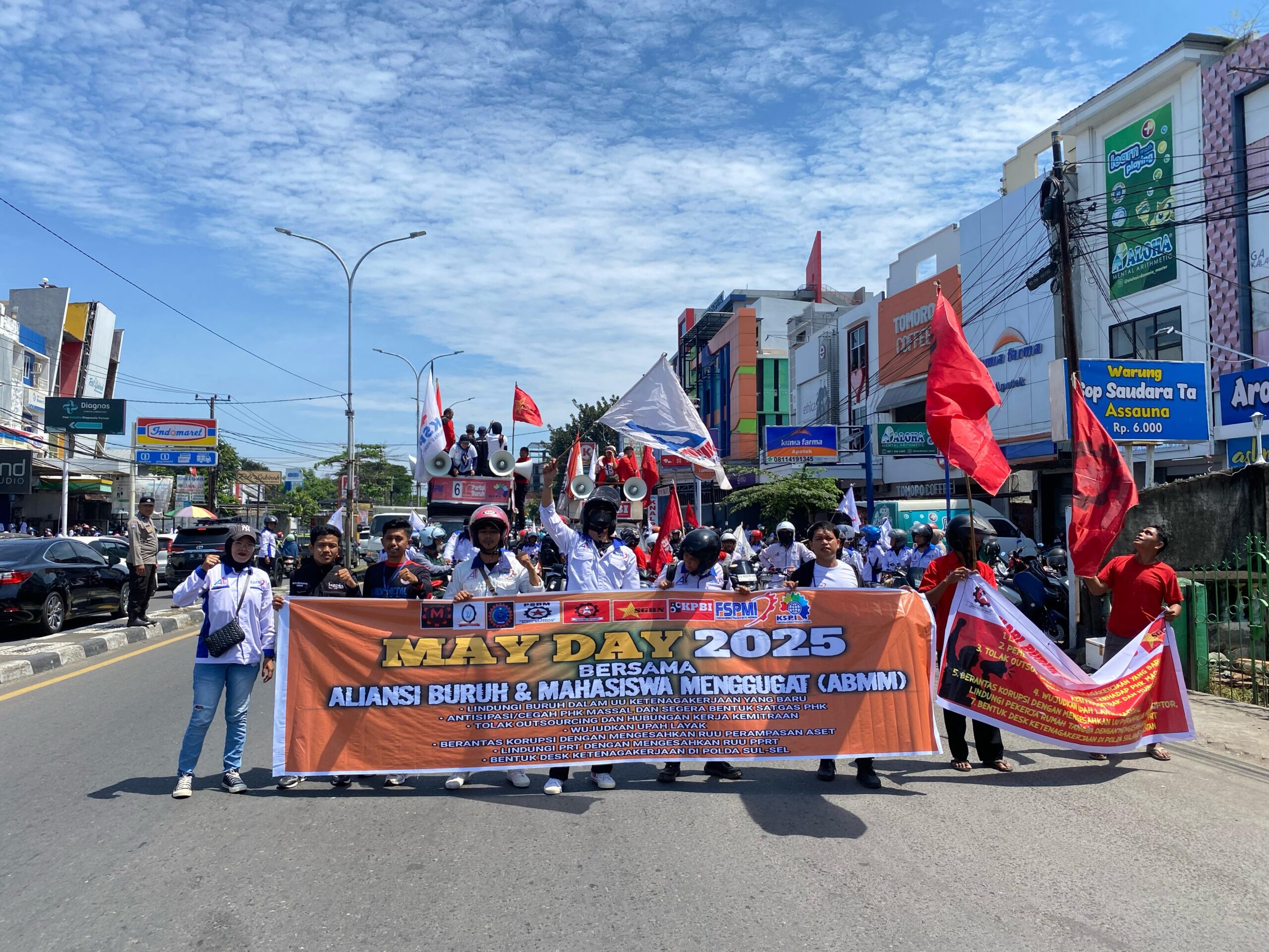 May Day 2025, Buruh Makassar Tumpah Ruah di Jalan