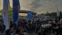 Adzan Magrib Berkumandang di Tengah Aksi Solidaritas Buruh di PT Yamaha Music Manufacturing Asia Adzan Magrib Berkumandang di Tengah Aksi Solidaritas Buruh di PT Yamaha Music Manufacturing Asia