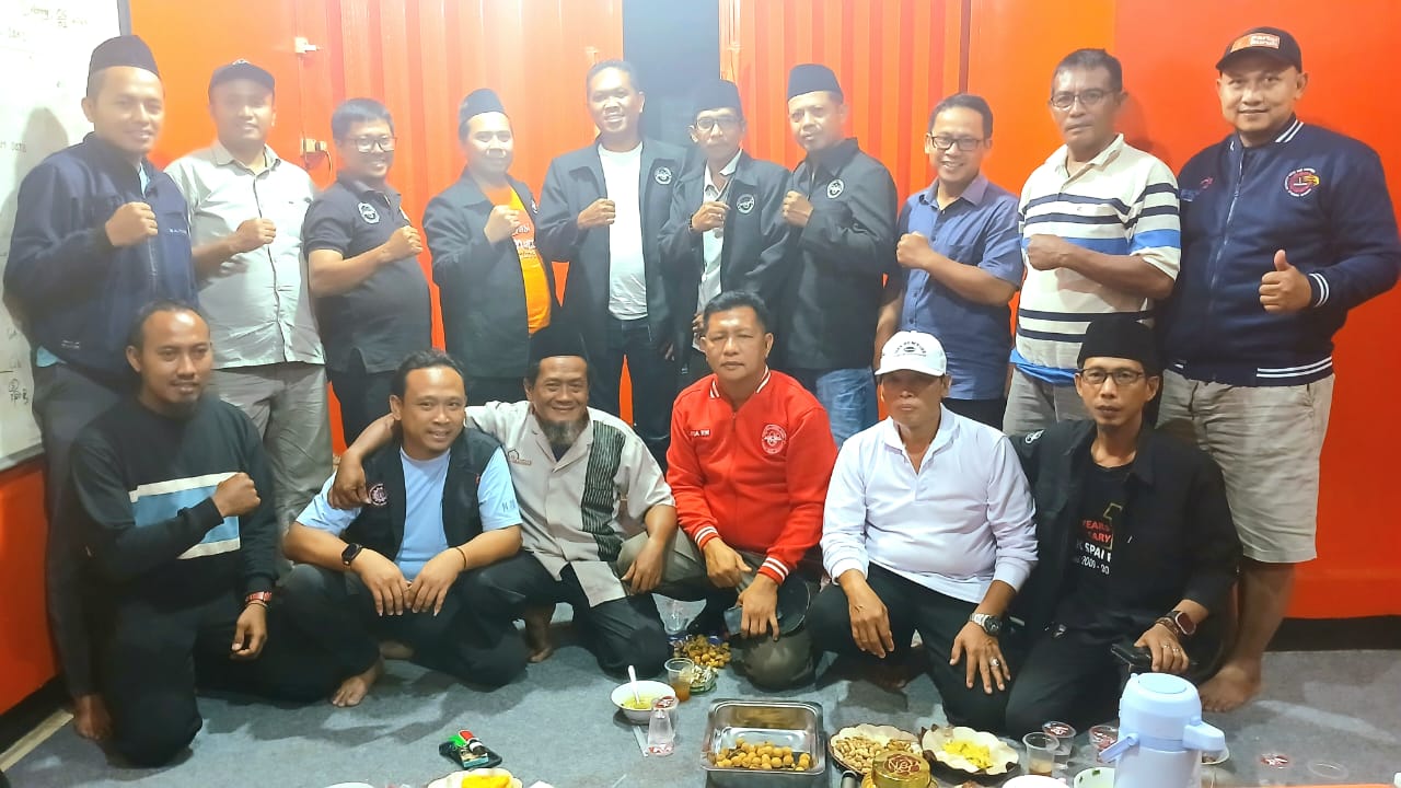 Dewan Surohman Tampung Keluhan dan Aspirasi Paguyuban RW Se-Mega Regency