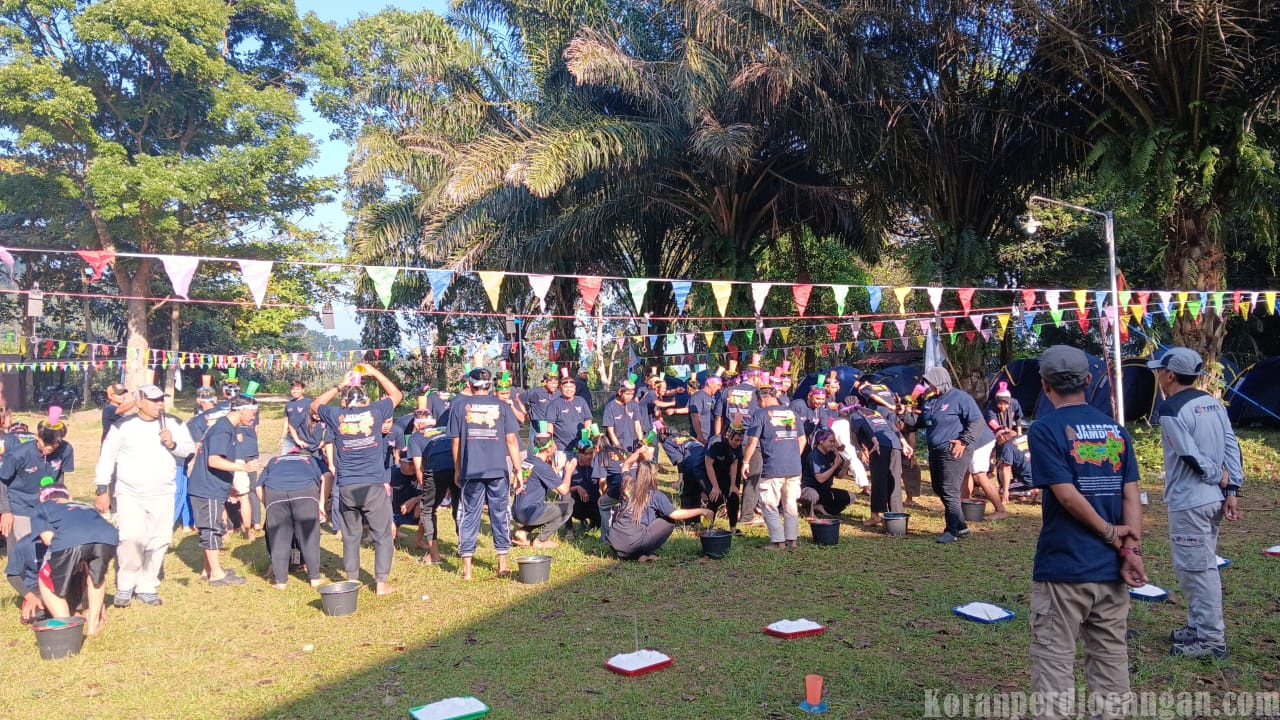 Permainan Team Building Bentuk Latihan Kepemimpinan bagi Pekerja Muda FSPMI