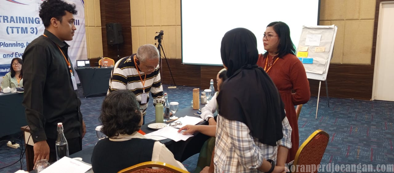 Hari Pertama TTM III: Peserta Asah Analisis dan Keterampilan Dasar Fasilitasi