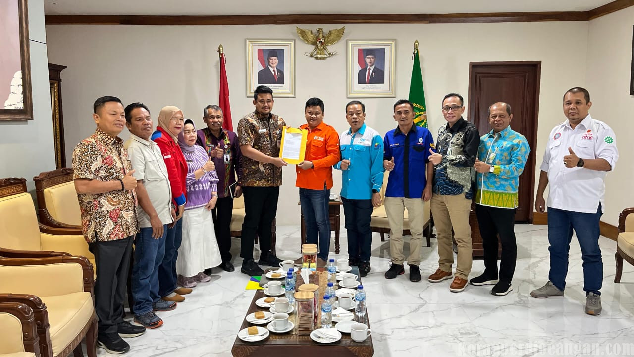 Aksi Partai Buruh Dan SP/ SB Sumut di Sahuti Gubsu Boby Langsung, Tuntutan Upah 10,5 % Realistis, Perumahan Buruh Langsung di Setujui 