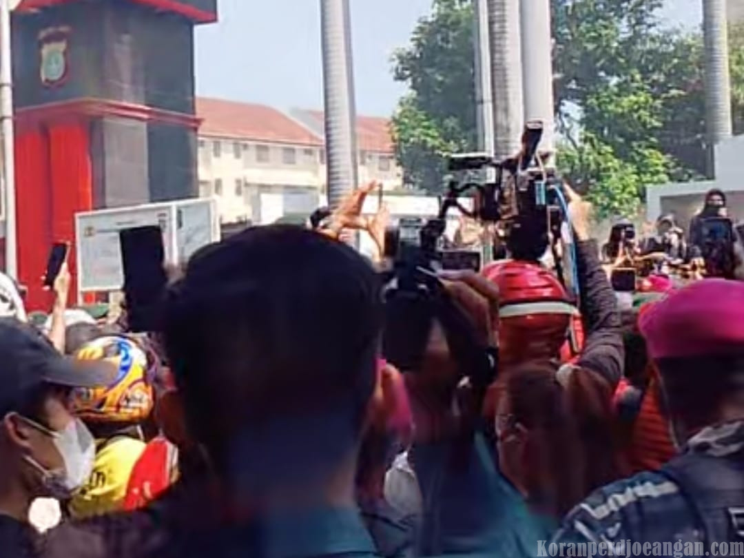 Ojol Dilindas Mobil Brimob, Tagar #PolisiPembunuh Trending di Sosial Media