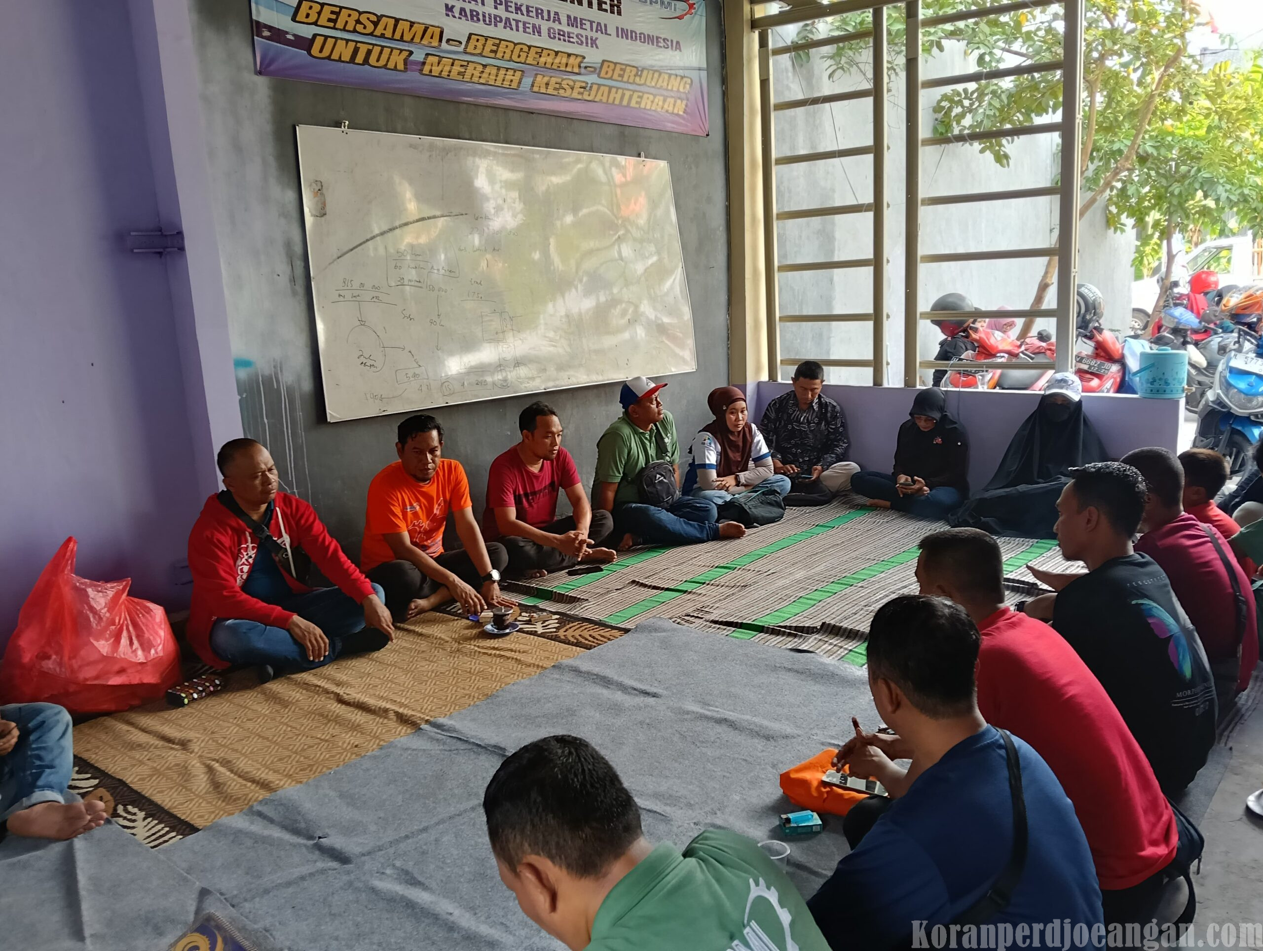 Konsulat Cabang FSPMI Gresik Bahas Program Kerja 2025