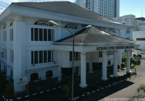 Tunjangan DPRD Jawa Barat Dalam Bayang Fakta, Tragedi dan Solusi