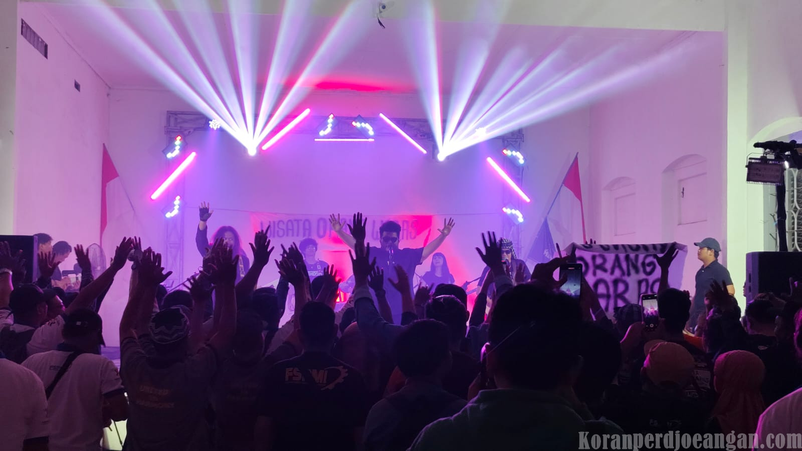 Bendera FSPMI ,Methosa dan Methozen Berkibar di Wisata Orang Waras Surabaya, Siap Diestafetkan ke Kota Lain