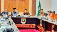 Audiensi Dengan Gubernur Sumatera Barat, FSPMI dan Partai Buruh Sampaikan Tuntutan Ini Audiensi Dengan Gubernur Sumatera Barat, FSPMI dan Partai Buruh Sampaikan Tuntutan Ini
