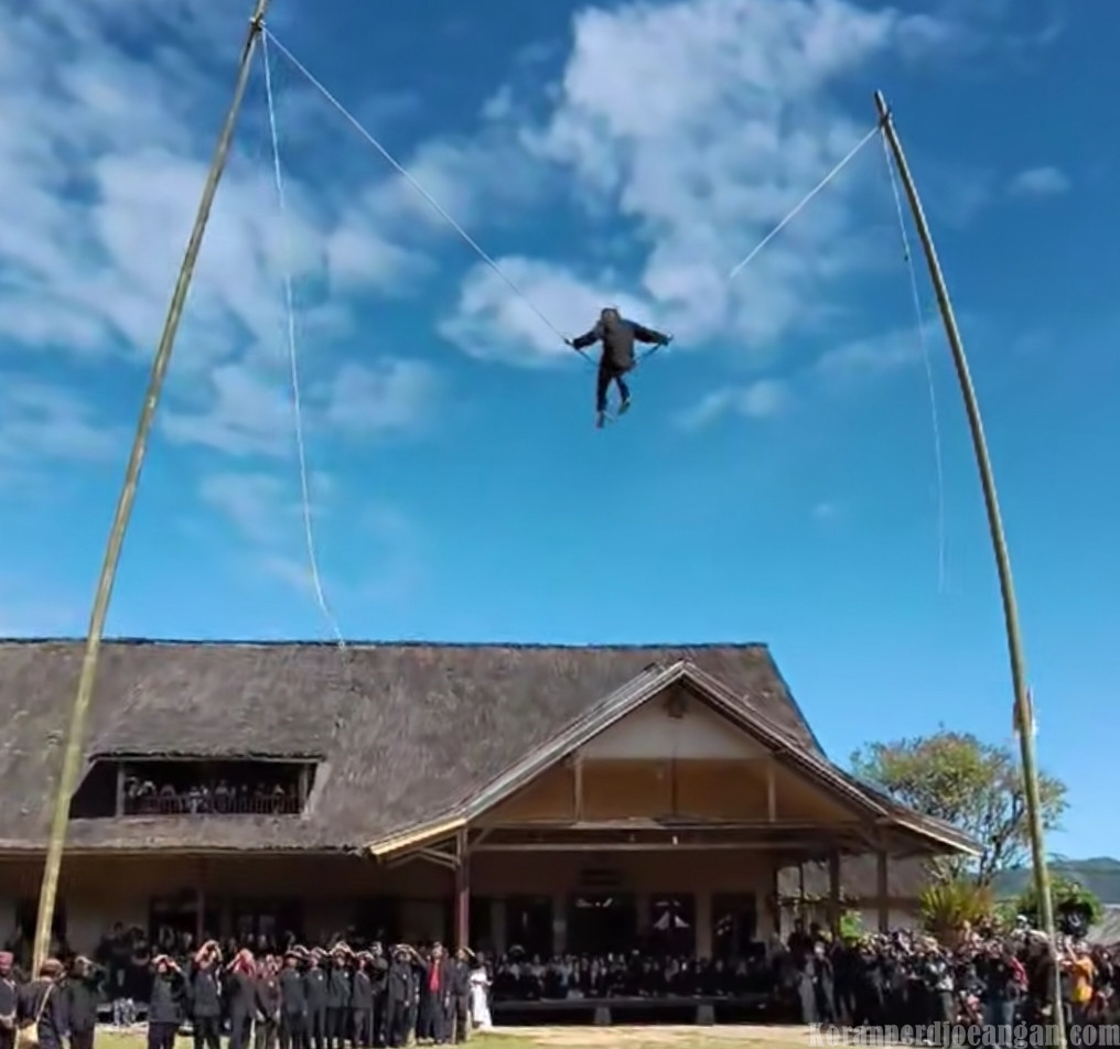 Mengulik Asal-usul Seni Lais dari Garut Jawa Barat