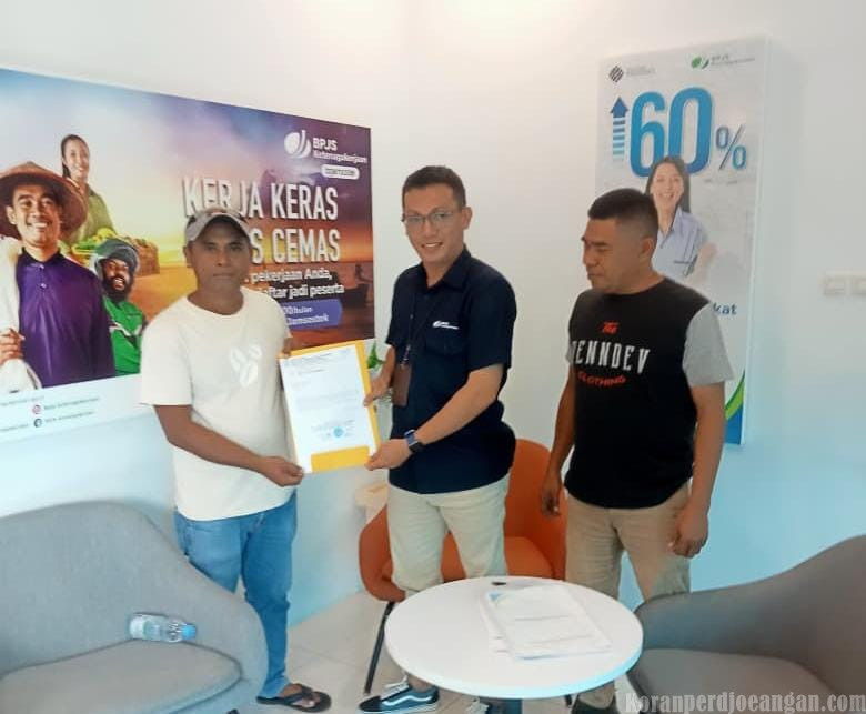 Pengurus FSPMI Pengemudi Truck Pelabuhan Ahmad Yani Ternate Serahkan Berkas BPJS Ketenagakerjaan