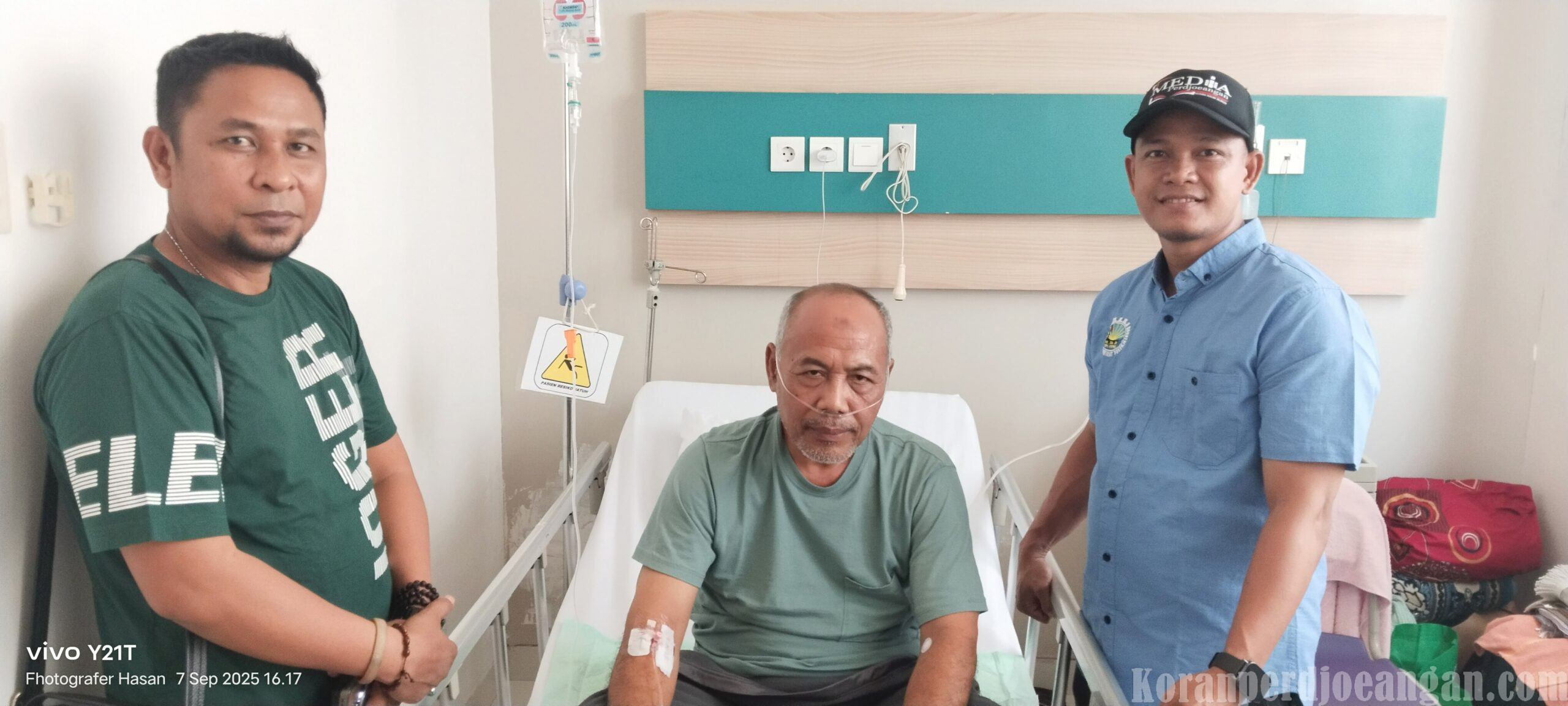 Ramli Tunjukkan Kepedulian, Jenguk H. Yadun Mufid yang Dikenang Sebagai Guru dan Teladan Buruh