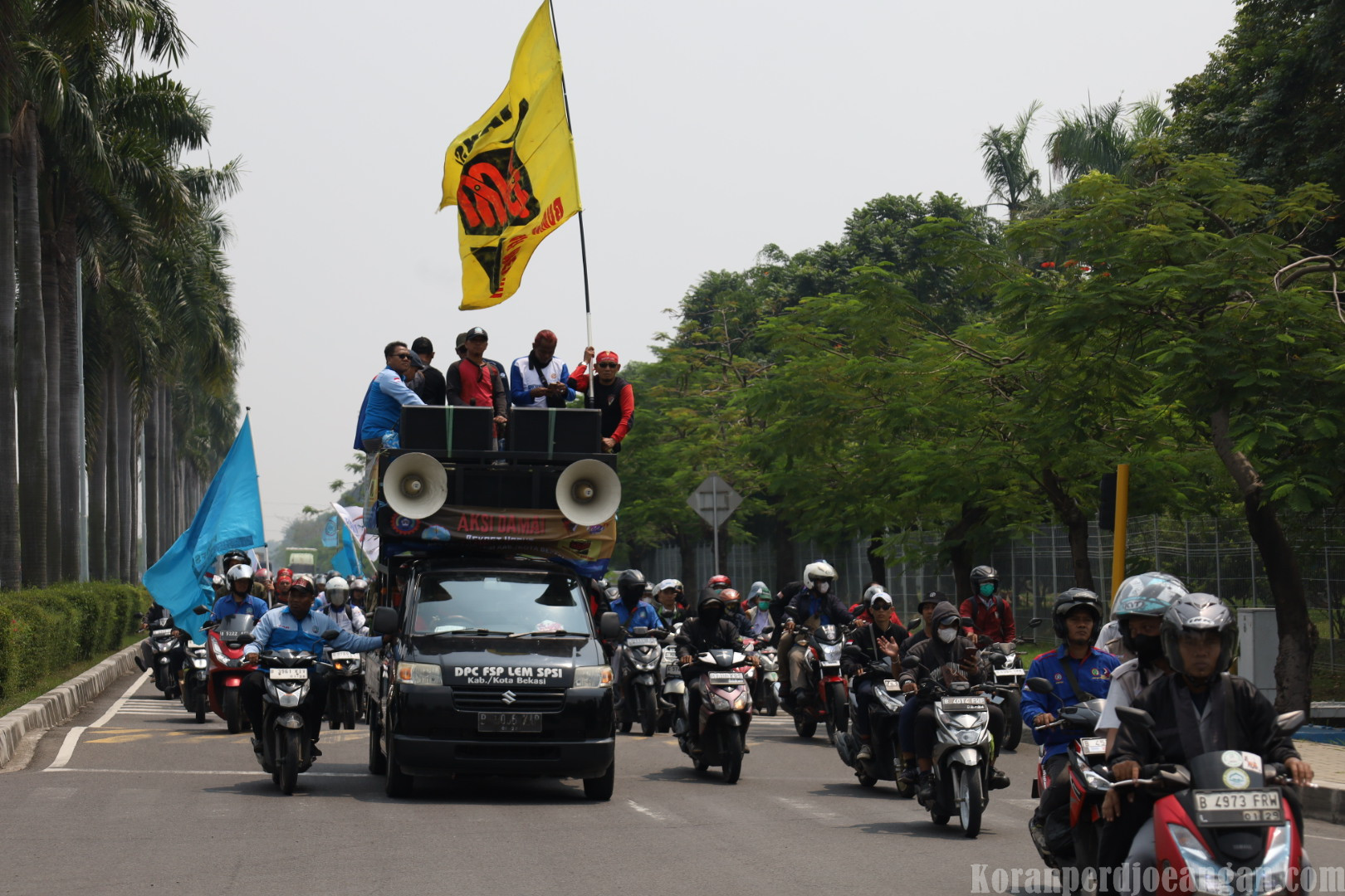 Buruh Kawasan EJIP Konvoi Keliling Kawasan Industri Suarakan Enam Tuntutan Aksi