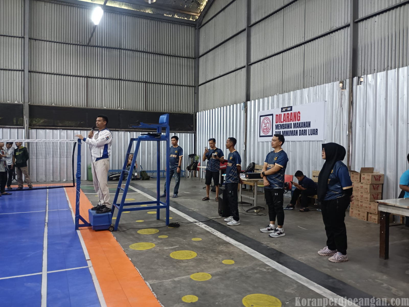 Bangun Solidaritas dan Kebersamaan, PCEE FSPMI Karawang Gelar Turnamen Fun Futsal & Badminton 2025