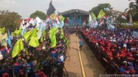 Tipe-X Panaskan Panggung Apel Kebangsaan Buruh Indonesia
