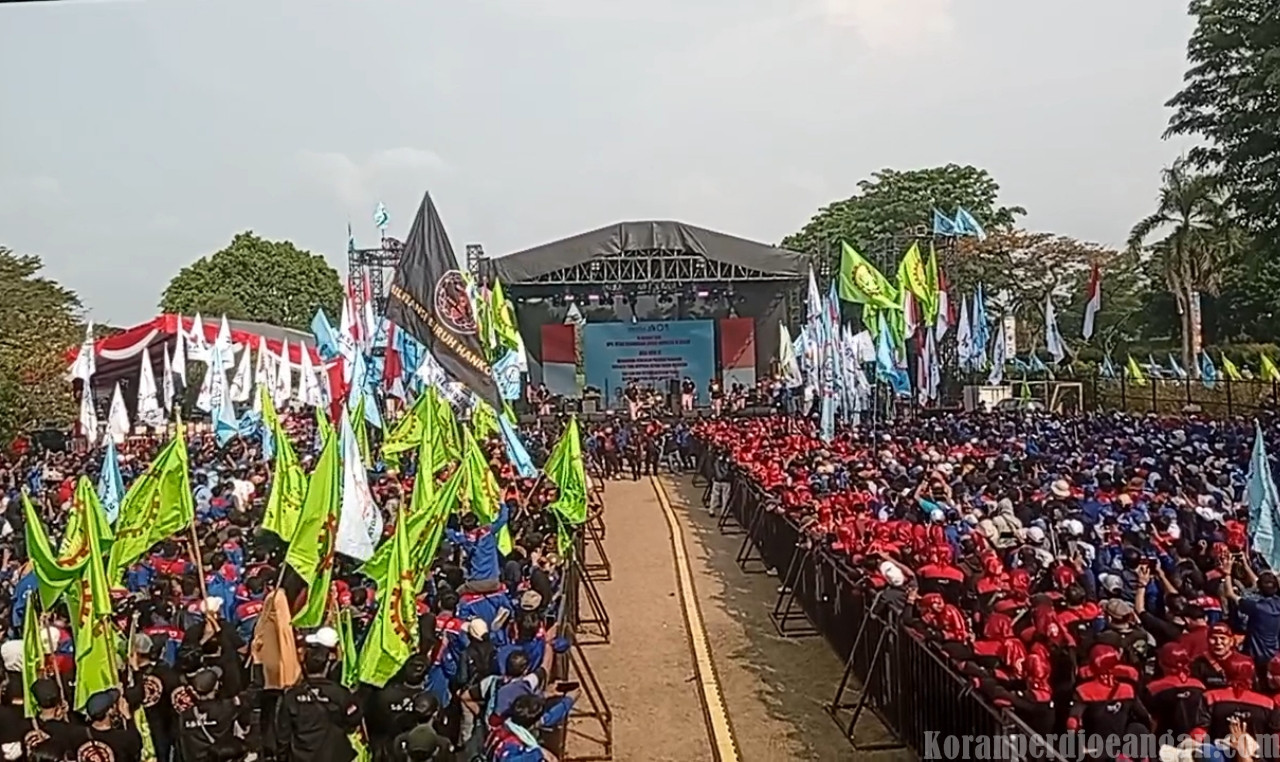 Sukamto Serukan Ikrar Buruh Kawal Lahirnya Undang-Undang Ketenagakerjaan Baru di Apel Besar Kebangsaan Buruh Indonesia