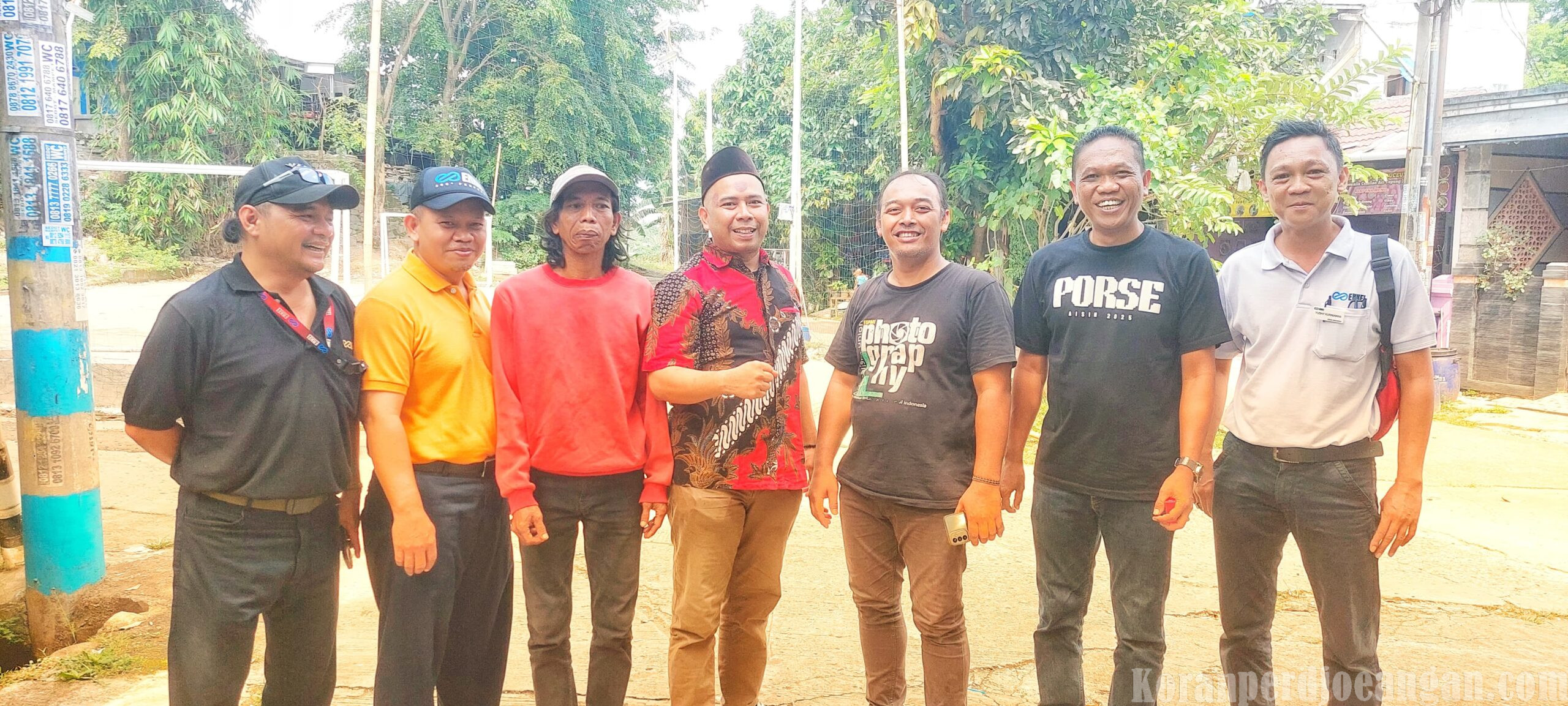 Dewan Surohman Bantu Perbaiki Lapangan  Olah Raga dan Tinjau Rencana Pembangunan SMA N 2 Serang Baru
