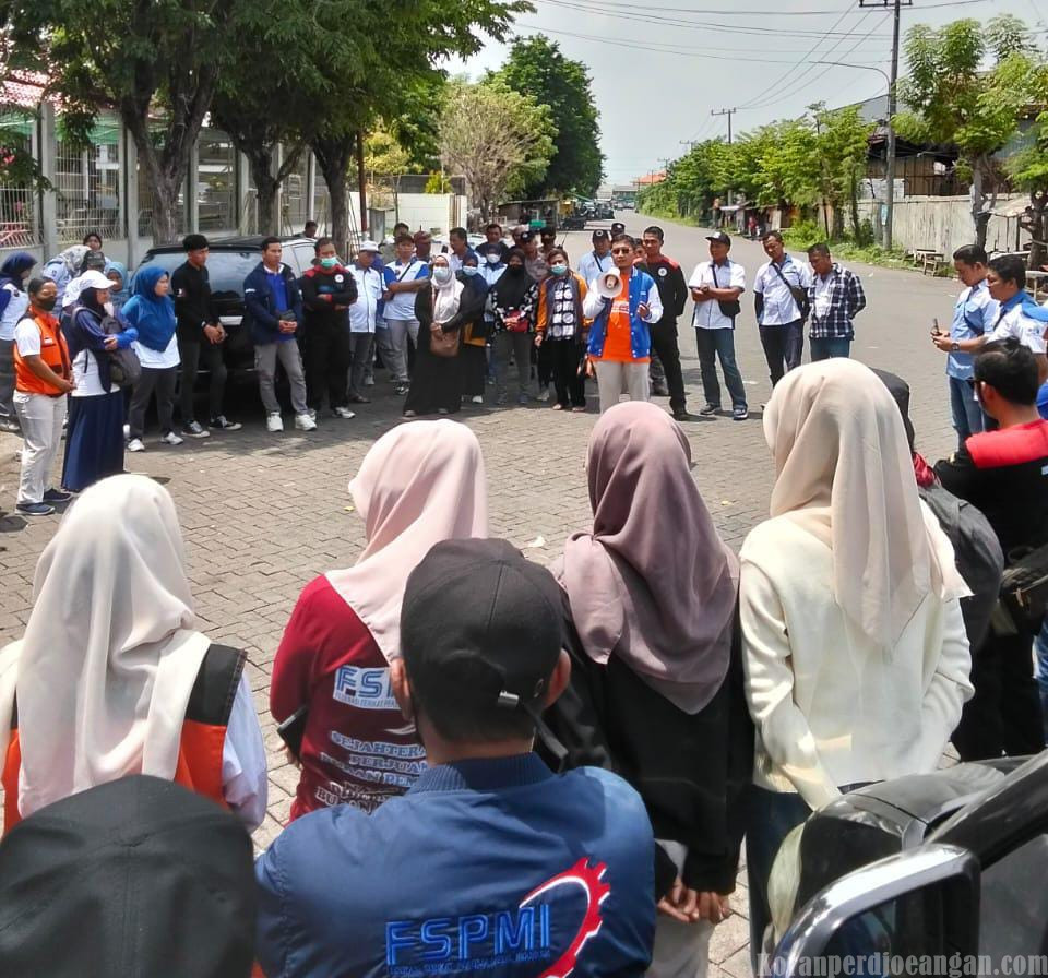 Solidaritas Buruh Pasuruan Raya: FSPMI Gelar Aksi Damai Menuju Grahadi Surabaya, Suarakan Keadilan dan Kesejahteraan Pekerja