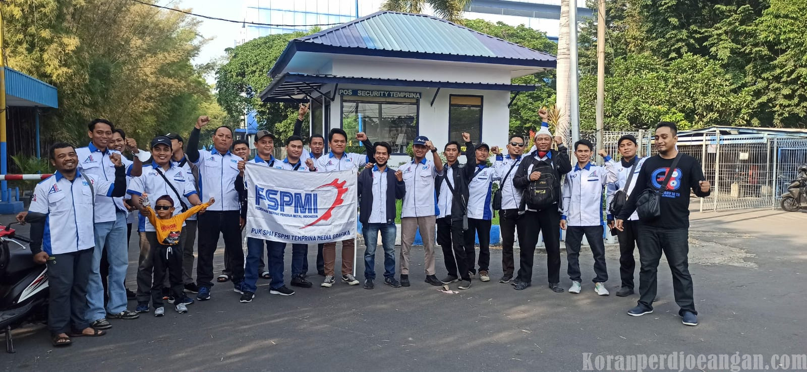 PUK SPAI FSPMI PT Temprina Semangat Ikuti Aksi Damai Buruh Jawa Timur