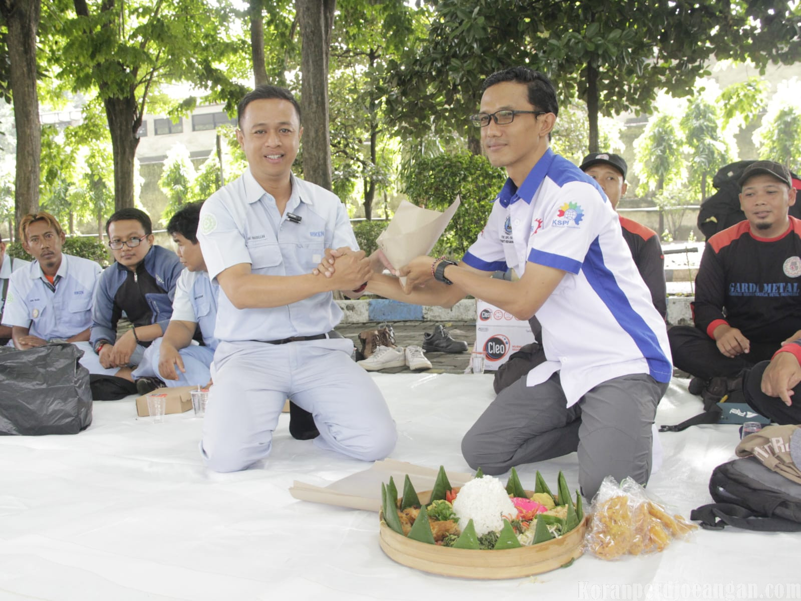 Serikat Pekerja FSPMI PT Parin Memperingati HUT Ke-24 Secara Sederhana