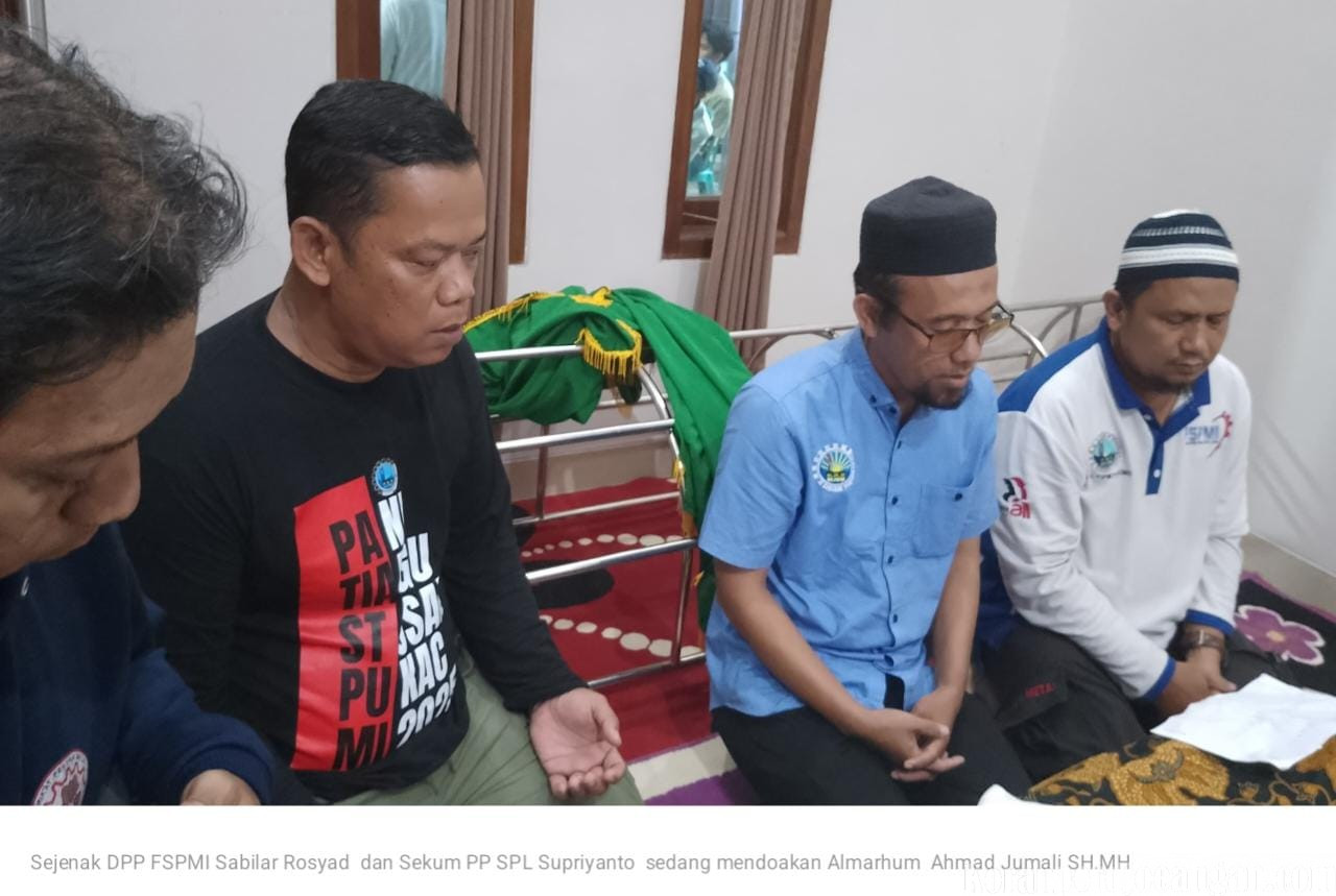 Sekjen DPP FSPMI Sabilar Rosyad Takziah ke Rumah Duka Ketua KC Tangerang Raya